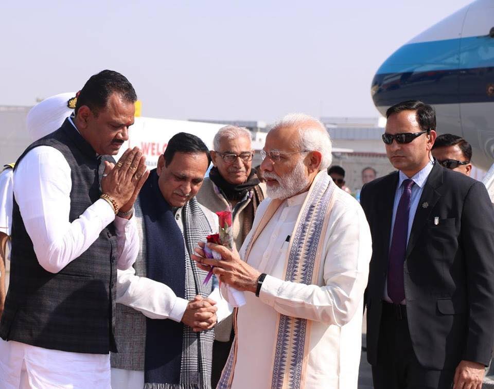 नये भारत के स्वप्नद्रष्टा मान. प्रधानमंत्री श्री नरेन्द्र मोदीजी का गुजरात आगमन पर हार्दिक स्वागत है।