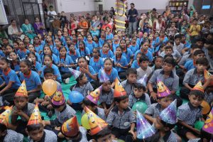 શિક્ષિત ગુજરાતથી બનશે વિકસિત ગુજરાત... માનનીય કેન્દ્રીય જળશક્તિ મંત્રી અને પ્રદેશ અધ્યક્ષ શ્રી C R Paatil એ આજે સુરત ખાતે કન્યા કેળવણી મહોત્સવ અને શાળા પ્રવેશોત્સવ કાર્યક્રમમાં ઉપસ્થિત રહી બાળકોનું નામાંકન અને શાળા પ્રવેશ કરાવ્યો.  આપણા નરેન્દ્રભાઈએ શરૂ કરાવેલું આ અભિયાન આજે જનઆંદોલન બન્યું છે અને બાળકો ઉત્સાહપૂર્વક શાળામાં પ્રવેશ મેળવી રહ્યાં છે.