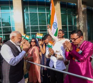માનનીય પ્રધાનમંત્રી શ્રી Narendra Modi જીનું ત્રિનિદાદ અને ટોબેગોના પોર્ટ ઑફ સ્પેન ખાતે ભારતીય સમુદાય દ્વારા ભવ્ય સ્વાગત કરવામાં આવ્યું.