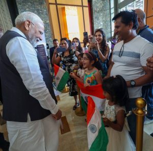 માનનીય પ્રધાનમંત્રી શ્રી Narendra Modi જીનું ત્રિનિદાદ અને ટોબેગોના પોર્ટ ઑફ સ્પેન ખાતે ભારતીય સમુદાય દ્વારા ભવ્ય સ્વાગત કરવામાં આવ્યું.