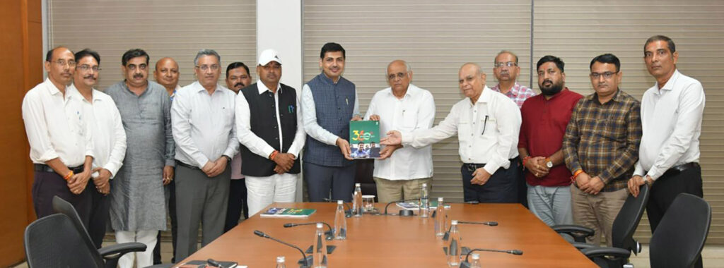રાજ્યમાં સર્વગ્રાહી શિક્ષણ મુલ્યાંકન માટે રચાયેલી ટાસ્ક ફોર્સ કમિટીનો અહેવાલ મુખ્યમંત્રી શ્રી ભૂપેન્દ્ર પટેલને અર્પણ કરાયો