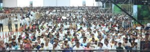 આજે 'વિશ્વ સિંહ દિવસ' અંતર્ગત દેવભૂમિ દ્વારકા જિલ્લાના ટીંબડી ખાતે માનનીય મુખ્યમંત્રી શ્રી Bhupendra Patel તથા કેન્દ્રીય મંત્રી શ્રી ભૂપેન્દ્ર યાદવજીની વિશેષ ઉપસ્થિતિમાં રાજ્યકક્ષાનો કાર્યક્રમ યોજાયો. આ કાર્યક્રમમાં વન અને પર્યાવરણ વિભાગના ₹179 કરોડના વિવિધ પ્રકલ્પોનું લોકાર્પણ અને ખાતમુહૂર્ત કરવામાં આવ્યું તેમજ એશિયાટિક સિંહોના સંરક્ષણ અને સંવર્ધનને દર્શાવતા 'Lion Estimation Report' પુસ્તકનું વિમોચન પણ કરાયું.  #WorldLionDay2025