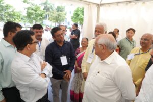 વારસા સાથે વિકાસનું ઉત્તમ ઉદાહરણ બનશે વડનગર  માનનીય મુખ્યમંત્રી શ્રી Bhupendra Patel એ આજે ઐતિહાસિક અને પુરાતત્વીય ધરોહર સમાન વડનગરમાં ₹17 કરોડના ખર્ચે નિર્માણ થઈ રહેલા મલ્ટી મોડેલ ટ્રાન્સપોર્ટ હબ અને પબ્લિક પ્લાઝાનું નિરીક્ષણ કર્યું હતું.  આ કામગીરી ઝડપથી પૂર્ણ થાય તે માટે માનનીય મુખ્યમંત્રીશ્રીએ સંબંધિત અધિકારીઓને જરૂરી સૂચનાઓ આપી હતી.
