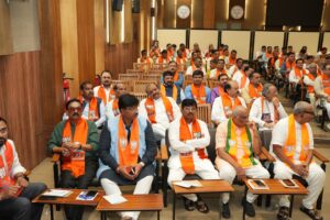 માનનીય પ્રધાનમંત્રી શ્રી Narendra Modi ના જન્મદિવસની ઉજવણીના ભાગરૂપે સેવા પખવાડિયા અંતર્ગત વિવિધ કાર્યક્રમોનું આયોજન થનાર છે.  સેવા પખવાડિયાના આયોજન માટે આજે પ્રદેશ કાર્યાલય 'શ્રી કમલમ્' ખાતે કેન્દ્રીય જળશક્તિ મંત્રી અને પ્રદેશ અધ્યક્ષ શ્રી C R Paatil ની અધ્યક્ષતામાં વિશેષ બેઠક યોજાઈ.  આ પ્રસંગે પ્રદેશ સંગઠન મહામંત્રી શ્રી રત્નાકરજી, કેન્દ્રીય રાજ્યમંત્રી શ્રીમતી નિમુબેન બાંભણીયા, પ્રદેશ કોષાધ્યક્ષ શ્રી સુરેન્દ્રભાઈ પટેલ, પ્રદેશ મહામંત્રી શ્રી રજનીભાઈ પટેલ, શ્રી વિનોદભાઈ ચાવડા, પ્રદેશ ઉપાધ્યક્ષ શ્રી ગોરધનભાઈ ઝડફીયા સહિત પ્રદેશ પદાધિકારીશ્રીઓ, રાજ્ય સરકારના મંત્રીશ્રીઓ, જિલ્લા/મહાનગર પ્રમુખશ્રીઓ, સાંસદશ્રીઓ અને ધારાસભ્યશ્રીઓ વિશેષ ઉપસ્થિત રહ્યાં.