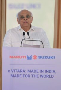 "अब दुनिया के दर्जनों देशों में जो EV चलेगी, उसमें लिखा होगा - MADE IN INDIA!" વિશ્વના સૌથી લોકપ્રિય નેતા અને આપણા યશસ્વી પ્રધાનમંત્રી શ્રી Narendra Modi જીએ આજે હાંસલપુર ખાતે મુખ્યમંત્રી શ્રી Bhupendra Patel ની વિશેષ ઉપસ્થિતિમાં સુઝુકી મોટરના હાઇબ્રિડ બેટરી ઇલેક્ટ્રોડ્સના સ્થાનિક ઉત્પાદનનું ઉદ્ઘાટન કર્યું અને MADE IN INDIA ઇલેક્ટ્રિક કાર ‘eVITARA’નું ફ્લેગ-ઓફ કરાવ્યું. આ સાથે જ પ્રધાનમંત્રીશ્રીએ આત્મનિર્ભર ભારત અભિયાનને વેગ આપવા સાથે જાપાન ‘વિકસિત ભારત@2047’ના નિર્માણમાં એક વિશ્વસનીય પાર્ટનર બનીને સાથે ચાલશે તેવો વિશ્વાસ વ્યક્ત કર્યો હતો. #PMinGujarat