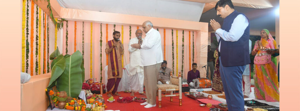 CM Shri Bhupendra Patel Attends Satya Narayan Katha, Maha Puja in Gandhinagar