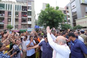 માનનીય કેન્દ્રીય ગૃહ અને સહકાર મંત્રી શ્રી Amit Shah એ આજે અમદાવાદના ઓગણજ ગામમાં અને ચાંદલોડિયામાં અર્બન હેલ્થ સેન્ટરનું લોકાર્પણ કર્યુ. આ અર્બન હેલ્થ સેન્ટર્સ દ્વારા સ્થાનિકોને સ્વાસ્થ્યની ઉત્તમ સુવિધા મળી રહેશે.
