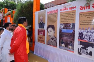 સમગ્ર રાષ્ટ્રમાં પ્રધાનમંત્રી શ્રી Narendra Modi જીના જન્મદિવસની ઉજવણી રૂપે ‘સેવા પખવાડિયું-2025’ અંતર્ગત અનેક લોકહિતકારી કાર્યક્રમો યોજાઈ રહ્યા છે. જે સંદર્ભે આજે ભાવનગર મહાનગરમાં પ્રમુખ શ્રી કૃણાલભાઈ (કુમારભાઈ) શાહના વરદહસ્તે આપણા નરેન્દ્રભાઈના પ્રેરણાદાયી જીવનયાત્રાને દર્શાવતી ભવ્ય પ્રદર્શનીનો શુભારંભ કરાયો. #SevaPakhwada2025