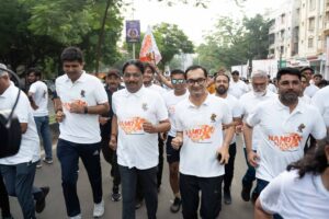 નશામુક્ત ભારત માટે દોડ્યું અમદાવાદ.... માનનીય પ્રધાનમંત્રી શ્રી Narendra Modi જીના જન્મદિવસ નિમિત્તે ભારતીય જનતા યુવા મોરચા દ્વારા દેશભરમાં નશામુક્ત ભારત માટે નમો યુવા રન યોજાઈ રહી છે ત્યારે આજે અમદાવાદ ખાતે કેબિનેટ મંત્રી શ્રી ઋષિકેશભાઈ પટેલ અને યુવા મોરચાના પ્રદેશ પ્રમુખ ડૉ.પ્રશાંતભાઈ કોરાટની વિશેષ ઉપસ્થિતિમાં નમો યુવા રન યોજાઈ.  આ મેરેથોનમાં મહાનગરના અધ્યક્ષ શ્રી પ્રેરકભાઈ શાહ, નમો યુવા રનના એમ્બેસેડર અને ક્રિકેટર શ્રી પાર્થિવ પટેલ તેમજ સંગઠનના હોદ્દેદારો, ફિલ્મ કલાકારો અને હજારોની સંખ્યામાં નગરજનો જોડાયા. #NamoYuvaRun