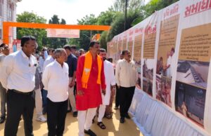 સમગ્ર રાષ્ટ્રમાં પ્રધાનમંત્રી શ્રી Narendra Modi જીના જન્મદિવસની ઉજવણી રૂપે ‘સેવા પખવાડિયું-2025’ અંતર્ગત અનેક લોકહિતકારી કાર્યક્રમો યોજાઈ રહ્યા છે. જે સંદર્ભે આજે ભાવનગર મહાનગરમાં પ્રમુખ શ્રી કૃણાલભાઈ (કુમારભાઈ) શાહના વરદહસ્તે આપણા નરેન્દ્રભાઈના પ્રેરણાદાયી જીવનયાત્રાને દર્શાવતી ભવ્ય પ્રદર્શનીનો શુભારંભ કરાયો. #SevaPakhwada2025