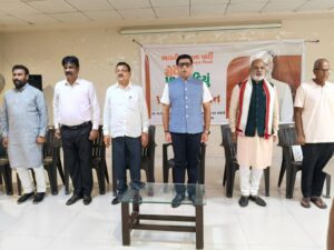 વિશ્વના સૌથી લોકપ્રિય નેતા તેમજ માનનીય પ્રધાનમંત્રી શ્રી Narendra Modi જીના જન્મદિવસ નિમિત્તે સમગ્ર દેશમાં 'સેવા પખવાડિયું - 2025' અંતર્ગત વિવિધ કાર્યક્રમોનું આયોજન કરવામાં આવ્યું છે. જે સંદર્ભે આજે ભરૂચમાં પ્રબુદ્ધ નાગરિક સંમેલન સંપન્ન થયું. આ સંમેલનમાં પંચમહાલ જિલ્લા પ્રભારી ડૉ. ભરતભાઈ ડાંગરે ‘પ્રધાનમંત્રીશ્રીના જીવન, સિદ્ધિઓ અને વિકસિત ભારત’ વિષય પર ઉપસ્થિત પ્રબુદ્ધજનોને માર્ગદર્શન આપ્યું. #SevaPakhwada2025