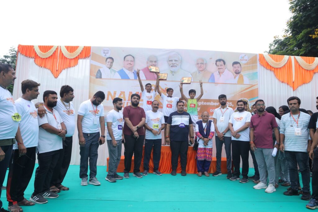 નશામુક્ત ભારત માટે જૂનાગઢનો સંકલ્પ...  વિશ્વના સૌથી લોકપ્રિય નેતા અને આપણા યશસ્વી પ્રધાનમંત્રી શ્રી નરેન્દ્ર મોદીજીના જન્મદિવસ નિમિત્તે ભારતીય જનતા યુવા મોરચા દ્વારા આજે જૂનાગઢ મહાનગર ખાતે #NamoYuvaRun મીની મેરેથોન યોજાઈ.