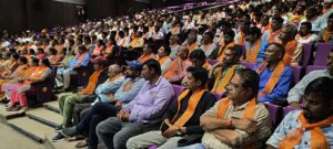 ગુજરાતના પનોતા પુત્ર તેમજ દેશના યશસ્વી પ્રધાનમંત્રી શ્રી Narendra Modi જીના 75મા જન્મદિવસની ઉજવણીના ભાગરૂપે 'સેવા પખવાડિયું – 2025' હેઠળ અનેક લોકહિતકારી કાર્યક્રમોનું આયોજન કરવામાં આવ્યું છે, જે સંદર્ભે ખેડા જિલ્લાનું પ્રબુદ્ધ સંમેલન મહેમદાવાદમાં સંપન્ન થયું. આ પ્રસંગે પ્રદેશ સહ પ્રવક્તા ડૉ. ઋત્વિજભાઈ પટેલે ઉપસ્થિત પ્રબુદ્ધજનોને ‘પ્રધાનમંત્રીશ્રીના પ્રેરક જીવન, ઐતિહાસિક સિદ્ધિઓ અને વિકસિત ભારતના સપના' પર માર્ગદર્શન આપ્યું. આ પ્રસંગે સાંસદ શ્રી દેવુસિંહ ચૌહાણ, જિલ્લા પ્રમુખ શ્રીમતી નયનાબેન પટેલ, હોદ્દેદારો તેમજ મોટી સંખ્યામાં પ્રબુદ્ધજનો ઉપસ્થિત રહ્યા. #SevaPakhwada2025