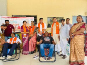 વિશ્વના સર્વાધિક લોકપ્રિય રાજનેતા અને વિકસિત ભારતના સ્વપ્નદ્રષ્ટા, ભારતના યશસ્વી પ્રધાનમંત્રી શ્રી Narendra Modi જીના જન્મદિવસની ઉજવણી માટે સમગ્ર દેશમાં 'સેવા પખવાડિયું-2025' અંતર્ગત વિવિધ લોક કલ્યાણના કાર્યક્રમોનું આયોજન કરવામાં આવી રહ્યું છે. આ સંદર્ભે સર્વરોગ નિદાન કેમ્પનું આયોજન સાણંદના કેસરડીના જોધલપીર મંદિર ખાતે સંપન્ન થયું. આ ક્ષણે જિલ્લા પ્રમુખ શ્રી શૈલેષભાઇ દાવડા, ધારાસભ્યશ્રીઓ, હોદ્દેદારો અને મોટી સંખ્યામાં લાભાર્થીઓ ઉપસ્થિત રહ્યા. #SevaPakhwada2025