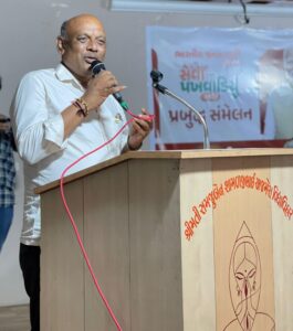 સમગ્ર રાષ્ટ્રમાં યશસ્વી પ્રધાનમંત્રી શ્રી Narendra Modi જીના જન્મદિવસની ઉજવણીના ભાગરૂપે 'સેવા પખવાડિયું–2025' અંતર્ગત લોકહિતકારી કાર્યક્રમોનું આયોજન થઈ રહ્યું છે. જે અંતર્ગત અમરેલીમાં પ્રબુદ્ધ સંમેલન સંપન્ન થયું.  આ સંમેલનમાં પ્રદેશ આમંત્રિત સભ્ય ડૉ. રાજીવકુમાર પંડયાએ ઉપસ્થિત પ્રબુદ્ધજનોને ‘પ્રધાનમંત્રીશ્રીના ના પ્રેરક જીવન, ઐતિહાસિક સિદ્ધિઓ અને વિકસિત ભારતના સપના' પર માર્ગદર્શન આપ્યું. આ પ્રસંગે ગુજરાત વિધાનસભાના નાયબ મુખ્ય દંડક શ્રી કૌશિકભાઈ વેકરીયા, સાંસદશ્રી ભરતભાઈ સુતરીયા, જિલ્લા પ્રમુખ શ્રી અતુલભાઈ કાનાણી, ધારાસભ્યશ્રીઓ, હોદેદારો અને મોટી સંખ્યામાં પ્રબુદ્ધજનો હાજર રહ્યા.  #SevaPakhwada2025