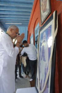 ભારતીય જનતા પાર્ટી, ગુજરાતના પ્રદેશ અધ્યક્ષ શ્રી Jagdish Panchal જીએ તેમના દક્ષિણ ગુજરાતના પ્રવાસ દરમ્યાન લોહપુરુષ સરદાર વલ્લભભાઈ પટેલના નિવાસસ્થાન 'સ્વરાજ આશ્રમ'ની મુલાકાત લઈને શ્રદ્ધાંજલિ અર્પણ કરી. જય સરદાર🙏