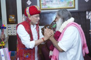 પ્રદેશ અધ્યક્ષ શ્રી Jagdish Panchal જીએ આજે સુરેન્દ્રનગર જિલ્લાના પાવન તીર્થ દૂધરેજ ધામ ખાતે શ્રી વડવાળા મંદિરમાં દર્શન કર્યા તથા પરમ પૂજ્ય શ્રી કનીરામ બાપુના આશીર્વાદ મેળવ્યા.  જય વડવાળા 🙏