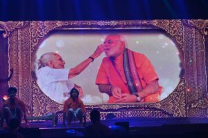 એક સામાન્ય કાર્યકર્તાથી વિશ્વના સૌથી લોકપ્રિય નેતા સુધીની ગાથા એટલે નમોત્સવ... અમદાવાદના સંસ્કારધામ ખાતે આજે માનનીય રાજ્યપાલ શ્રી આચાર્ય દેવવ્રતજી અને નાયબ મુખ્યમંત્રી શ્રી Harsh Sanghavi ની વિશેષ ઉપસ્થિતિમાં પ્રદેશ અધ્યક્ષ શ્રી Jagdish Panchal જીએ નમોત્સવ કાર્યક્રમ નિહાળ્યો. આ અવસરે કેન્દ્રીય મંત્રી શ્રી ગજેન્દ્રસિંહ શેખાવતજી, શ્રી રામમોહન નાયડુજી અને પ્રદેશ સંગઠન મહામંત્રી શ્રી રત્નાકરજી વિશેષ ઉપસ્થિત રહ્યા.