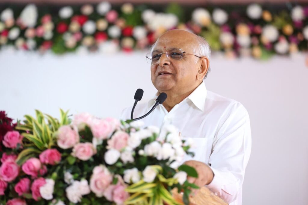 વિરમગામમાં વહી વિકાસની સરવાણી...  માનનીય મુખ્યમંત્રી શ્રી Bhupendra Patel એ આજે માંડલ ખાતે વિરમગામ વિધાનસભા વિસ્તારમાં અંદાજે ₹497 કરોડના વિવિધ વિકાસકાર્યોનું ખાતમુહૂર્ત કર્યું.  આ વિકાસકાર્યો વિરમગામ વિધાનસભાના નાગરિકોની સુખાકારીમાં વધારો કરશે.