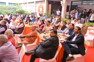 માનનીય પ્રધાનમંત્રી શ્રી Narendra Modi જીના નેતૃત્વમાં કેન્દ્રીય નાણામંત્રી શ્રીમતી Nirmala Sitharaman જી દ્વારા રજૂ કરવામાં આવેલ કેન્દ્રીય બજેટ દેશના સર્વાંગી વિકાસ અને જન કલ્યાણનો નવો અધ્યાય છે. આજે પ્રદેશ કાર્યાલય 'શ્રી કમલમ્' ખાતે 'બજેટ પ્રચાર અભિયાન' અંતર્ગત પ્રદેશ અધ્યક્ષ શ્રી Jagdish Panchal જીએ રાજ્ય સરકારના મંત્રીશ્રીઓ, પ્રદેશ હોદ્દેદારો અને વિવિધ ક્ષેત્રના પ્રબુદ્ધજનો સાથે કેન્દ્રીય નાણામંત્રીશ્રીનું બજેટ સંબોધન નિહાળ્યું.  આ કાર્યક્રમમાં કેબિનેટ મંત્રી શ્રી ઋષિકેશભાઈ પટેલ, રાજ્યકક્ષાના મંત્રી શ્રી પ્રવિણભાઈ માળી, શ્રીમતી દર્શનાબેન વાઘેલા, પ્રદેશ મહામંત્રી ડૉ.પ્રશાંતભાઈ કોરાટ, પ્રદેશ મુખ્ય પ્રવક્તા ડૉ.અનિલભાઈ પટેલ સહિત પ્રદેશ હોદ્દેદારો તથા પ્રબુદ્ધજનો ઉપસ્થિત રહ્યાં.