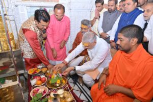પ્રદેશ અધ્યક્ષ શ્રી જગદીશ પંચાલે  આજે જૂનાગઢની પવિત્ર ધરા પર બિરાજમાન સિદ્ધેશ્વર મહાદેવના ચરણોમાં શીશ ઝુકાવી આશીર્વાદ પ્રાપ્ત કર્યા તથા સૌની સુખાકારી માટે પ્રાર્થના કરી.  હર હર મહાદેવ 🙏