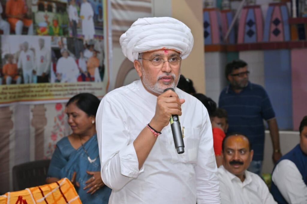 પ્રદેશ અધ્યક્ષ શ્રી જગદીશ પંચાલે  આજે જૂનાગઢના મજેવડીની પવિત્ર ધરા પર બિરાજમાન પરમ પૂજ્ય દાદા દેવતણખી અને આઈ શ્રી લિરલબાઈની ચેતન સમાધિના દર્શન કર્યા.  પ્રદેશ અધ્યક્ષશ્રીએ આ દિવ્ય સ્થાને શીશ ઝુકાવી સૌ નાગરિકોની સુખાકારી, સમૃદ્ધિ અને ઉત્તરોત્તર પ્રગતિ માટે પ્રાર્થના કરી.