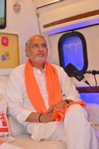 પ્રદેશ અધ્યક્ષ શ્રી જગદીશ પંચાલે આજે જૂનાગઢ ખાતે મહાશિવરાત્રીના મેળામાં ગુજરાત ફર્સ્ટ દ્વારા આયોજિત 'સ્ટુડિયો ઓન વ્હીલ્સ' કાર્યક્રમમાં ઉપસ્થિત રહી, મહાશિવરાત્રીના ભવ્ય અને દિવ્ય શિવ મહોત્સવ વિશે સંવાદ કર્યો. આ અવસરે પ્રદેશ અધ્યક્ષશ્રીએ લોકોની આસ્થા, વહીવટી તંત્રની વ્યવસ્થા, ભારતીય જનતા પાર્ટીના કાર્યકર્તાઓની સેવા અને સનાતન સંસ્કૃતિ વિશે વિશેષ ચર્ચા કરી.