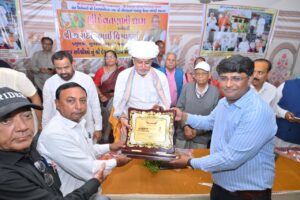 પ્રદેશ અધ્યક્ષ શ્રી જગદીશ પંચાલે  આજે જૂનાગઢના મજેવડીની પવિત્ર ધરા પર બિરાજમાન પરમ પૂજ્ય દાદા દેવતણખી અને આઈ શ્રી લિરલબાઈની ચેતન સમાધિના દર્શન કર્યા.  પ્રદેશ અધ્યક્ષશ્રીએ આ દિવ્ય સ્થાને શીશ ઝુકાવી સૌ નાગરિકોની સુખાકારી, સમૃદ્ધિ અને ઉત્તરોત્તર પ્રગતિ માટે પ્રાર્થના કરી.