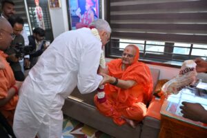 પ્રદેશ અધ્યક્ષ શ્રી જગદીશ પંચાલે  આજે જૂનાગઢની પવિત્ર ધરા પર બિરાજમાન સિદ્ધેશ્વર મહાદેવના ચરણોમાં શીશ ઝુકાવી આશીર્વાદ પ્રાપ્ત કર્યા તથા સૌની સુખાકારી માટે પ્રાર્થના કરી.  હર હર મહાદેવ 🙏