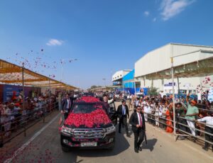 ભવ્ય સ્વાગત, અભૂતપૂર્વ અભિવાદન  ગુજરાત પધારેલા માનનીય પ્રધાનમંત્રી શ્રી નરેન્દ્ર મોદીજીનું સાણંદ ખાતે નગરજનો દ્વારા ઉષ્માભર્યું સ્વાગત કરવામાં આવ્યું.