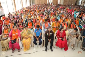 આંતરરાષ્ટ્રીય મહિલા દિવસ નિમિત્તે પ્રદેશ મહિલા મોરચા દ્વારા ડાકોર ખાતે આયોજિત મહિલા સંમેલનમાં પ્રદેશ અધ્યક્ષ શ્રી Jagdish Panchal એ વિવિધ ક્ષેત્રોમાં સિદ્ધિ પ્રાપ્ત કરનાર મહિલાઓનું સન્માન કર્યું અને નારીશક્તિના આશીર્વાદ મેળવ્યા.  આ પ્રદેશ મહામંત્રી શ્રી અજયભાઈ બ્રહ્મભટ્ટ, શ્રી હિતેન્દ્રસિંહ ચૌહાણ, કેબિનેટ મંત્રી શ્રી રમણભાઈ સોલંકી , રાજ્યકક્ષાના મંત્રી શ્રી સંજયસિંહ મહિડા, જિલ્લા પ્રમુખ શ્રીમતી નયનાબેન પટેલ સહિત હોદ્દેદારો, ધારાસભ્યો અને મોટી સંખ્યામાં માતાઓ-બહેનો ઉપસ્થિત રહ્યાં.