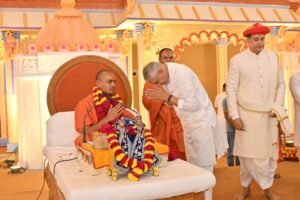 200 વર્ષની ભક્તિ, સેવાનો અવિરત શક્તિપુંજ એટલે જેતલપુર ધામ આજે પ્રદેશ અધ્યક્ષ શ્રી Jagdish Panchal શ્રી સ્વામિનારાયણ મંદિર, જેતલપુરના દ્વિશતાબ્દી મહોત્સવ નિમિત્તે આયોજિત 'ભગવાન મળ્યાનો અવસર' કાર્યક્રમમાં સહભાગી થયા અને પૂજ્ય મોટા મહારાજશ્રી તેજેન્દ્રપ્રસાદજી મહારાજ, પ.પૂ. આચાર્યશ્રી કૌશલેન્દ્રપ્રસાદજી મહારાજ અને પ.પૂ. ભાવિ આચાર્યશ્રી વ્રજેન્દ્રપ્રસાદજી મહારાજના આશીર્વાદ મેળવ્યા.  આ અવસરે પ્રદેશ મહામંત્રી ડૉ.પ્રશાંતભાઈ કોરાટ અને ધારાસભ્ય શ્રી બાબુભાઈ પટેલ વિશેષ ઉપસ્થિત રહ્યાં.    જય સ્વામિનારાયણ🙏