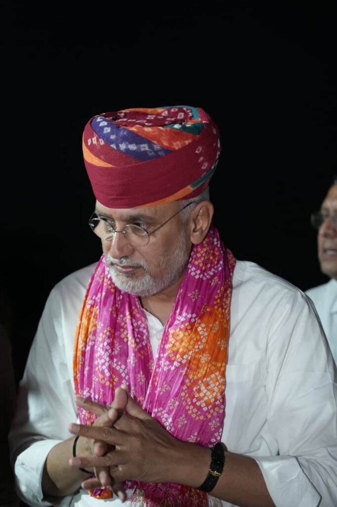 પ્રદેશ અધ્યક્ષ શ્રી Jagdish Panchal એ આજે પાટણ ખાતે વીર મેઘમાયા મંદિરના સાનિધ્યમાં દર્શન કર્યા તેમજ સમાજના વડીલો અને આગેવાનો સાથે મુલાકાત કરી.