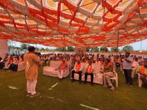 ઉમરેઠ મંડલ ખાતે પ્રદેશ સંગઠન મહામંત્રી શ્રી રત્નાકરજીની પ્રેરક ઉપસ્થિતિમાં માનનીય પ્રધાનમંત્રી શ્રી નરેન્દ્ર મોદીજીના 'મન કી બાત' કાર્યક્રમનું શ્રવણ કરવામાં આવ્યું.  આ અવસરે તેમણે કાર્યકર્તાઓ સાથે સંવાદ કરી સંગઠનાત્મક માર્ગદર્શન પૂરું પાડ્યું હતું. કાર્યક્રમ બાદ સૌ કાર્યકર્તાઓ સાથે 'ટિફિન બેઠક' યોજી સામૂહિક ભોજન લીધું.