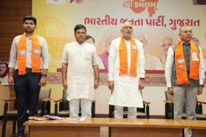પ્રદેશ અધ્યક્ષ શ્રી Jagdish Panchal ની અધ્યક્ષતામાં આજે પ્રદેશ કાર્યાલય 'શ્રી કમલમ્' ખાતે આગામી સ્થાનિક સ્વરાજ્યની ચૂંટણી સંદર્ભે બેઠક યોજાઈ.  આ બેઠકમાં પ્રદેશ સંગઠન મહામંત્રી શ્રી રત્નાકરજી, પ્રદેશ મહામંત્રી ડૉ.પ્રશાંતભાઈ કોરાટ, પ્રદેશ ચૂંટણી સંચાલન સમિતિના સંયોજક શ્રી ગોરધનભાઈ ઝડફીયા સહિત હોદ્દેદારો ઉપસ્થિત રહ્યાં.
