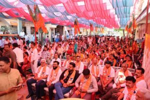 કેન્દ્રીય મંત્રી શ્રી C R Paatil એ આજે લિંબાયત વિધાનસભાના વોર્ડ નં. 27 ખાતે માનનીય પ્રધાનમંત્રી શ્રી નરેન્દ્ર મોદીજીના 'મન કી બાત' કાર્યક્રમ નિહાળ્યો.