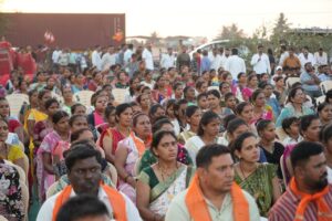 ઉમરગામમાં ગુંજ્યો ભાજપાનો નાદ - AAPના સૂપડા સાફ! આદિવાસી સમાજના સર્વાંગી વિકાસ અને છેવાડાના માનવીની ચિંતા કરતી ભારતીય જનતા પાર્ટીની નીતિઓથી પ્રેરાઈને ઉમરગામમાં 'આપ'નું સંપૂર્ણ ભંગાણ થયું.  ઉમરગામ AAP પ્રમુખ સહિત 1500 જેટલા હોદ્દેદારો અને કાર્યકર્તાઓ વિધિવત રીતે ભાજપામાં જોડાયા. વિકાસના આ રથમાં જોડાયેલા તમામ કાર્યકર્તાઓનું હાર્દિક સ્વાગત છે. આગામી સ્થાનિક સ્વરાજ્યની ચૂંટણીઓમાં જનતા ફરી એકવાર નકારાત્મક રાજનીતિ કરનારાઓની ડિપોઝિટ જપ્ત કરાવશે તે નિશ્ચિત છે!