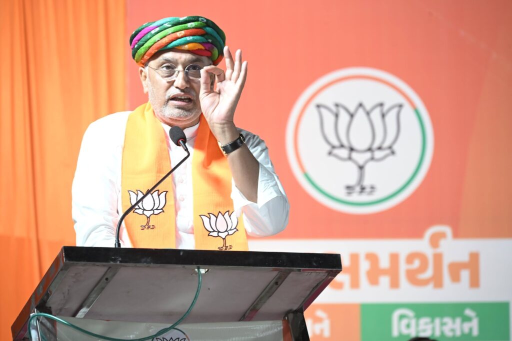 આજે જામનગર મહાનગર ખાતે આયોજિત વિકાસ સંકલ્પ સભામાં પ્રદેશ અધ્યક્ષ શ્રી Jagdish Panchal એ નગરજનો સાથે સીધો સંવાદ કર્યો.  જનતાનો આ અતૂટ વિશ્વાસ અને ઉત્સાહ જ બતાવે છે કે આ સ્થાનિક સ્વરાજ્યની ચૂંટણીમાં ભારતીય જનતા પાર્ટીનો પ્રચંડ વિજય થશે.