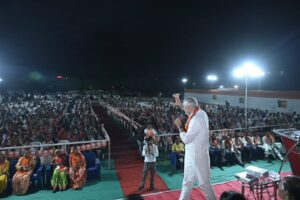 નર્મદાનો કેસરિયો નાદ... પ્રદેશ અધ્યક્ષ શ્રી Jagdish Panchal એ આજે ગરૂડેશ્વર તાલુકાના ખડગદા ગામે આયોજિત 'વિકાસ સંકલ્પ સભા'માં જનમેદનીને સંબોધિત કરતા ભાજપના પ્રચંડ વિજયનો ઉદ્ઘોષ કર્યો. નર્મદાના કાંઠે ઉમટેલો આ જનસૈલાબ અને કાર્યકર્તાઓનો ઉત્સાહ ગુજરાતમાં ફરી એકવાર ભાજપના ભવ્ય વિજયની સાક્ષી પૂરે છે. #કમળ_ખીલશે_વિકાસ_જીતશે