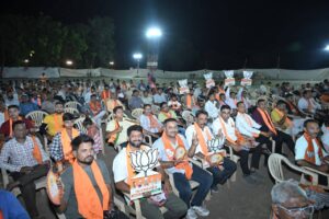 આજે ડભોઈના થુવાવી ખાતે આયોજિત 'વિકાસ સંકલ્પ સભા'માં પ્રદેશ અધ્યક્ષ શ્રીજગદીશ પંચાલે નાગરિકો અને કાર્યકર્તાઓ સાથે સંવાદ કર્યો. આ પ્રસંગે પ્રદેશ અધ્યક્ષશ્રીએ સ્થાનિક સ્વરાજ્યની ચૂંટણીમાં ભાજપને પ્રચંડ બહુમતીથી વિજયી બનાવવા માટે સૌને આહ્વાન કર્યું.