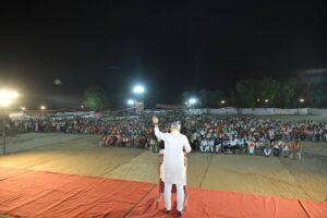 આજે ડભોઈના થુવાવી ખાતે આયોજિત 'વિકાસ સંકલ્પ સભા'માં પ્રદેશ અધ્યક્ષ શ્રીજગદીશ પંચાલે નાગરિકો અને કાર્યકર્તાઓ સાથે સંવાદ કર્યો. આ પ્રસંગે પ્રદેશ અધ્યક્ષશ્રીએ સ્થાનિક સ્વરાજ્યની ચૂંટણીમાં ભાજપને પ્રચંડ બહુમતીથી વિજયી બનાવવા માટે સૌને આહ્વાન કર્યું.