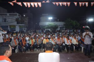 રાજકોટના પ્રત્યેક બૂથ પર કમળ ખીલવવા ભાજપના કાર્યકર્તાઓ સજ્જ છે... નાયબ મુખ્યમંત્રી શ્રી Harsh Sanghavi એ આજે રાજકોટ મહાનગરના વિવિધ વોર્ડના મધ્યસ્થ ચૂંટણી કાર્યાલયની મુલાકાત લઈ કાર્યકર્તાઓનો ઉત્સાહ વધાર્યો. #કમળ_ખીલશે_વિકાસ_જીતશે