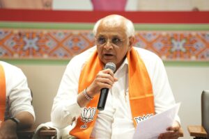 જનવિશ્વાસનો મહાવિજય - વિકાસની અતૂટ ગતિ  સ્થાનિક સ્વરાજ્યની ચૂંટણી-2026માં ભારતીય જનતા પાર્ટીના ઐતિહાસિક અને ગૌરવશાળી વિજયના વધામણાં કરવા માટે આજે પ્રદેશ કાર્યાલય 'શ્રી કમલમ્' ખાતે ભવ્ય વિજયોત્સવ ઉજવવામાં આવ્યો. આ અવસરે પ્રદેશ અધ્યક્ષ શ્રી Jagdish Panchal એ માનનીય મુખ્યમંત્રી શ્રી Bhupendra Patel  અને નાયબ મુખ્યમંત્રી શ્રી Harsh Sanghavi નું મોં મીઠું કરાવી વિજયની શુભકામનાઓ પાઠવી અને પત્રકાર પરિષદના માધ્યમથી ગુજરાતના નાગરિકોનો આભાર વ્યક્ત કર્યો.  સાથે જ, પ્રદેશ અધ્યક્ષશ્રીએ રાત-દિવસ પરિશ્રમ કરનાર ભાજપના પાયાના પથ્થર સમાન સૌ કર્મઠ કાર્યકર્તાઓને આ ભવ્ય વિજય બદલ ખૂબ ખૂબ અભિનંદન પાઠવ્યા.