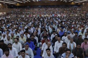 અમદાવાદના શાહીબાગ સ્થિત BAPS સ્વામિનારાયણ મંદિર ખાતે પ્રદેશ અધ્યક્ષ શ્રી Jagdish Panchal ની વિશેષ ઉપસ્થિતિમાં અમેરિકાના કોંગ્રેસમેન પીટ સેશન્સનો અભિવાદન સમારોહ યોજાયો. આ અવસરે પૂજ્ય બ્રહ્મવિહારી સ્વામી સહિત સંતો અને મોટી સંખ્યામાં હરિભક્તો ઉપસ્થિત રહ્યાં. જય સ્વામિનારાયણ 🙏