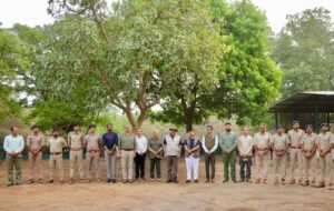 આજે સાસણ ગીર ખાતે 'ઈન્ટરનેશનલ બિગ કેટ એલાયન્સ સમિટ-2026'ના પ્રી-સમિટ કાર્યક્રમ અંતર્ગત 'Lion Species Spotlight' ઇવેન્ટનું ભવ્ય ઉદ્ઘાટન કરવામાં આવ્યું.  આ અવસરે કેન્દ્રીય વન અને પર્યાવરણ મંત્રી શ્રી Bhupender Yadav BJP જીએ ગીર નેશનલ પાર્કમાં સફારી કરી વન્યજીવ સૃષ્ટિનું નિરીક્ષણ કર્યું. જ્યારે સમગ્ર વિશ્વમાં સિંહોની વસ્તી ઘટી રહી છે, ત્યારે માનનીય પ્રધાનમંત્રી શ્રી Narendra Modi જીના માર્ગદર્શન હેઠળ ભારત અને ગુજરાત સિંહ સંરક્ષણમાં રોલ મોડેલ બન્યા છે