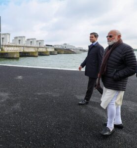 માનનીય પ્રધાનમંત્રી શ્રી Narendra Modi જીએ તેમની નેધરલેન્ડ્સની મુલાકાત દરમિયાન ગુજરાતની મહત્વાકાંક્ષી કલ્પસર યોજના સાથે સમાનતા ધરાવતા પ્રખ્યાત 'Afsluitdijk' ડેમની મુલાકાત લીધી. કલ્પસર યોજના એટલે ગુજરાતમાં ખંભાતના અખાતના બંને કિનારાઓને જોડતા એક ડેમનું નિર્માણ કરી મીઠા પાણીનું એક વિશાળ જળાશય બનાવી તેના થકી વીજ ઉત્પાદન, સિંચાઈ, ઔધોગિક અને પીવા માટે શુદ્ધ પાણીની વ્યવસ્થા કરતી બહુહેતુક યોજના. માનનીય પ્રધાનમંત્રીશ્રીની નેધરલેન્ડ્સની મુલાકાત દરમિયાન ભારત અને નેધરલેન્ડ્સે ગુજરાતના આ મહત્વાકાંક્ષી પ્રોજેક્ટ માટે ટેકનિકલ સહયોગ બાબતે લેટર ઓફ ઇન્ટેન્ટ (LoI)ની આપ-લે કરી છે, જે અનુસાર નેધરલેન્ડ્સ તેના વિશ્વ પ્રખ્યાત 'Afsluitdijk' ડેમ પ્રોજેક્ટના 90થી વધુ વર્ષોના મેનેજમેન્ટના અનુભવ અને નિપુણતાનો લાભ ભારતને આપશે.
