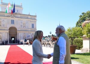 ભારત-ઈટલી વચ્ચે મજબૂત થતા રાજદ્વારી સંબંધો! માનનીય પ્રધાનમંત્રી શ્રી Narendra Modi જીનું રોમ ખાતે ગાર્ડ ઓફ ઓનર સાથે સ્વાગત કરવામાં આવ્યું