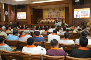 સક્ષમ કાર્યકર્તા, સશક્ત સંગઠન  પંડિત દીનદયાળ ઉપાધ્યાય પ્રશિક્ષણ મહાઅભિયાન 2026 અંતર્ગત આજે પ્રદેશ કાર્યાલય 'શ્રી કમલમ્' ખાતે પ્રદેશ અધ્યક્ષ શ્રી Jagdish Panchal ની અધ્યક્ષતામાં તેમજ રાષ્ટ્રીય સહ સંગઠન મહામંત્રી અને અભિયાનના સંયોજક શ્રી શિવપ્રકાશજી તથા મુખ્યમંત્રી શ્રી Bhupendra Patel ની વિશેષ ઉપસ્થિતિમાં 'પ્રદેશ આયોજન બેઠક' યોજાઈ.  આ પ્રસંગે નાયબ મુખ્યમંત્રી શ્રી Harsh Sanghavi , પ્રદેશ સંગઠન મહામંત્રી શ્રી રત્નાકરજી, મધ્ય અને પશ્ચિમ ઝોનના ઇન્ચાર્જ શ્રી કે.સી.પટેલ, પ્રદેશ મહામંત્રીશ્રીઓ સહિત પ્રદેશ પદાધિકારીશ્રીઓ, જિલ્લા/મહાનગરના પ્રમુખશ્રીઓ, મહામંત્રીઓશ્રીઓ અને પ્રભારીઓશ્રીઓ ઉપસ્થિત રહ્યાં