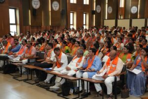 સક્ષમ કાર્યકર્તા, સશક્ત સંગઠન  પંડિત દીનદયાળ ઉપાધ્યાય પ્રશિક્ષણ મહાઅભિયાન 2026 અંતર્ગત આજે પ્રદેશ કાર્યાલય 'શ્રી કમલમ્' ખાતે પ્રદેશ અધ્યક્ષ શ્રી Jagdish Panchal ની અધ્યક્ષતામાં તેમજ રાષ્ટ્રીય સહ સંગઠન મહામંત્રી અને અભિયાનના સંયોજક શ્રી શિવપ્રકાશજી તથા મુખ્યમંત્રી શ્રી Bhupendra Patel ની વિશેષ ઉપસ્થિતિમાં 'પ્રદેશ આયોજન બેઠક' યોજાઈ.  આ પ્રસંગે નાયબ મુખ્યમંત્રી શ્રી Harsh Sanghavi , પ્રદેશ સંગઠન મહામંત્રી શ્રી રત્નાકરજી, મધ્ય અને પશ્ચિમ ઝોનના ઇન્ચાર્જ શ્રી કે.સી.પટેલ, પ્રદેશ મહામંત્રીશ્રીઓ સહિત પ્રદેશ પદાધિકારીશ્રીઓ, જિલ્લા/મહાનગરના પ્રમુખશ્રીઓ, મહામંત્રીઓશ્રીઓ અને પ્રભારીઓશ્રીઓ ઉપસ્થિત રહ્યાં