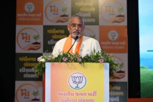 સ્વચ્છ પર્યાવરણ, સ્વસ્થ જીવન  'એક પેડ મા કે નામ' અભિયાન અંતર્ગત આજે ગુજરાત યુનિવર્સિટી કન્વેન્શન સેન્ટર ખાતે ગાંધીનગર લોકસભાની બૃહદ બેઠક માનનીય મુખ્યમંત્રી શ્રીભૂપેન્દ્ર પટેલ  અને પ્રદેશ અધ્યક્ષ શ્રી જગદીશ પંચાલની વિશેષ ઉપસ્થિતિમાં સંપન્ન થઈ.  ગાંધીનગર લોકસભાના સાંસદ અને કેન્દ્રીય ગૃહ અને સહકાર મંત્રી શ્રીઅમિત શાહના નેતૃત્વમાં આ અભિયાન અંતર્ગત ગાંધીનગર લોકસભામાં કરોડોની સંખ્યામાં વૃક્ષારોપણ કરાશે.